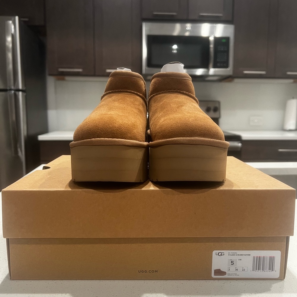 ULTRA MINI PLATFORM UGGS